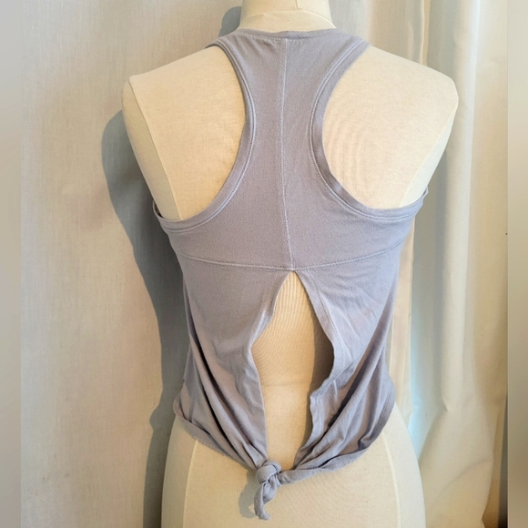 3 for 15$ Open back tank top - Picture 1 of 2